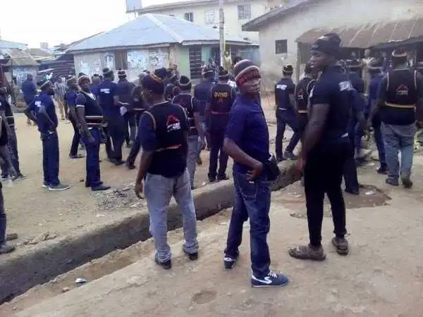 SARS, Onyabo, Busts Cult Gang Hideout In Igbogbo In Lagos, Arrests Members!! (See Details)